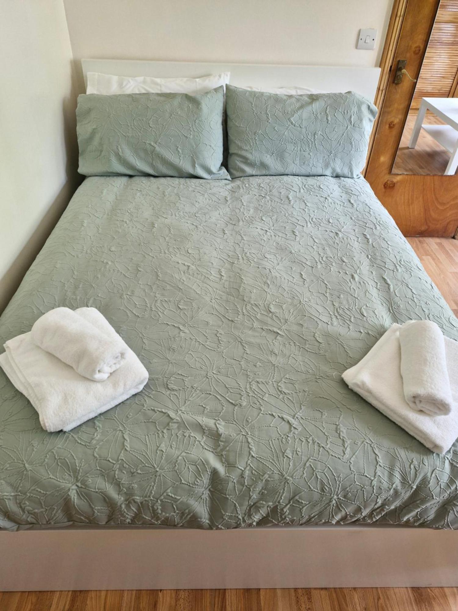 Bright Studio Apartment In A Perfect Location Londra Esterno foto